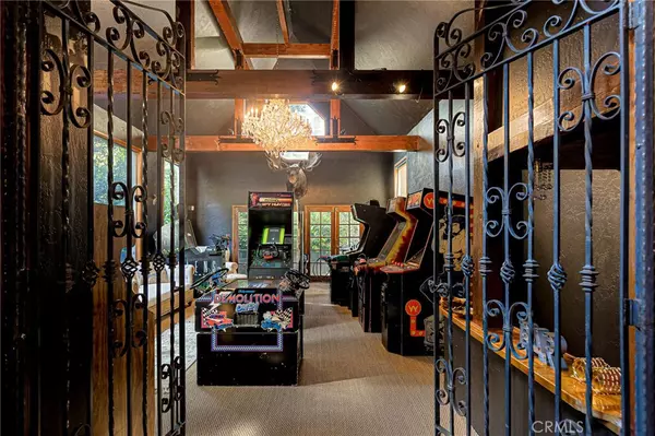 Crestline, CA 92325,969 Oak DR