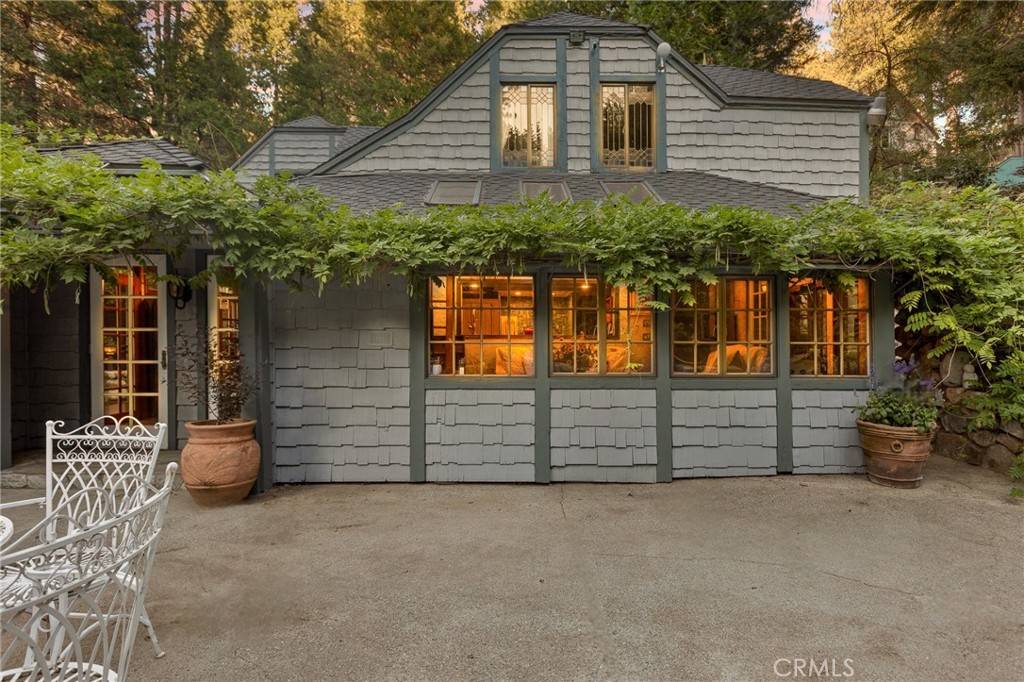 Crestline, CA 92325,969 Oak DR