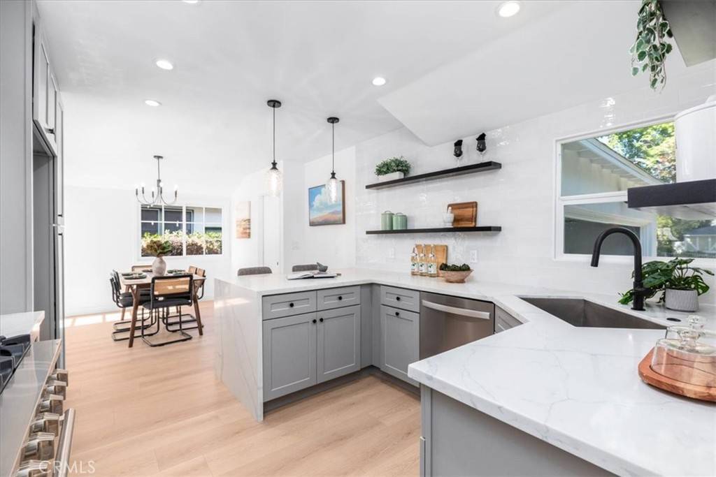 Sherman Oaks, CA 91411,5447 Columbus AVE