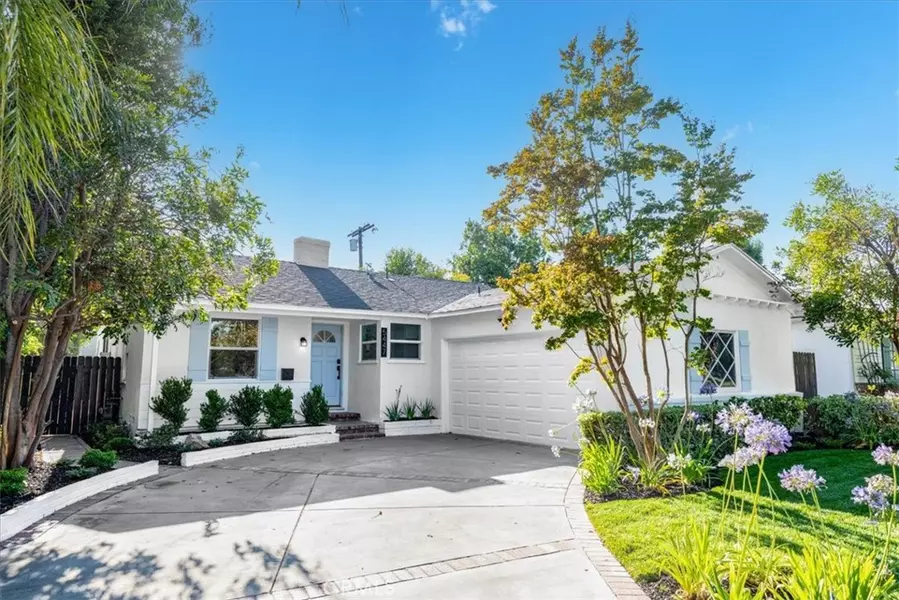 5447 Columbus AVE, Sherman Oaks, CA 91411