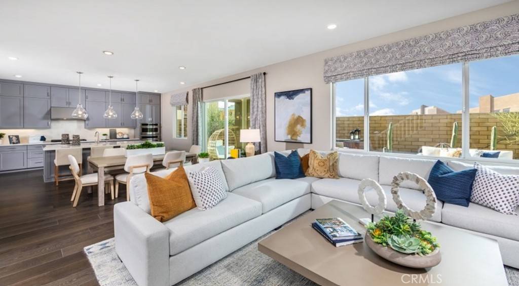 Irvine, CA 92618,200 Lily LOOP