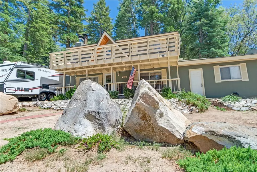 37667 Live Oak ST, Angelus Oaks, CA 92305