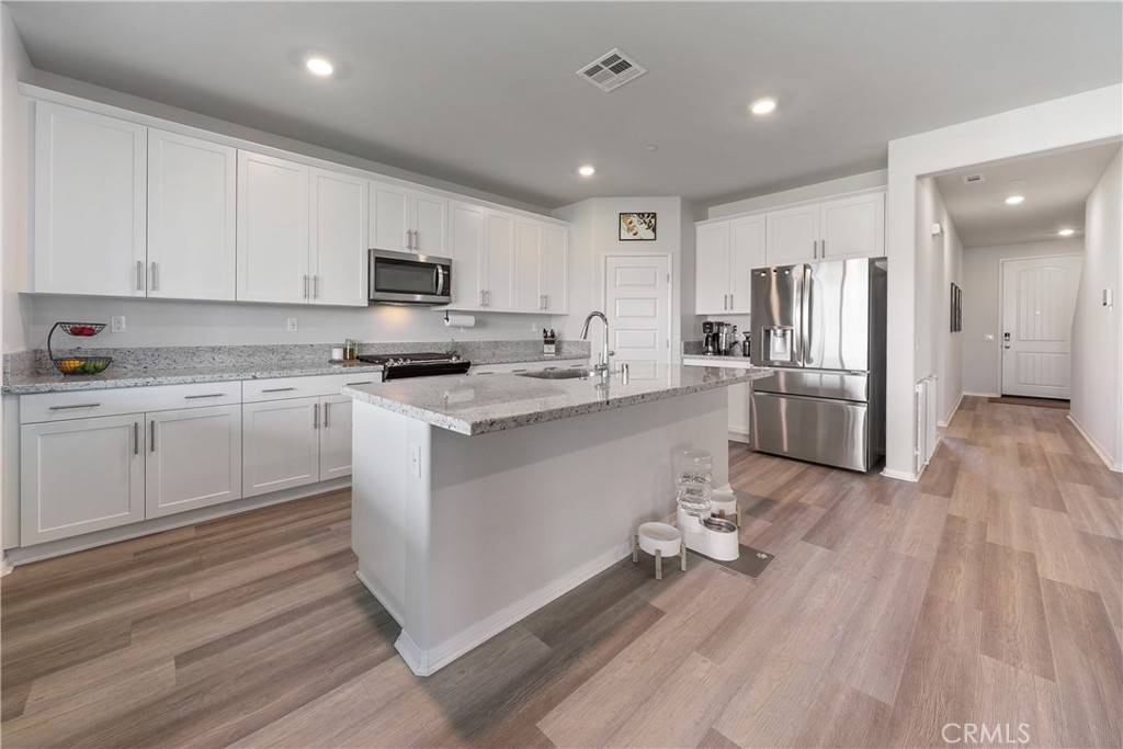 Lake Elsinore, CA 92532,19465 Brush Creek WAY