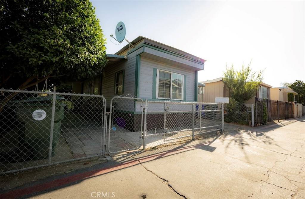 Jurupa Valley, CA 92509,3319 Avalon St #48