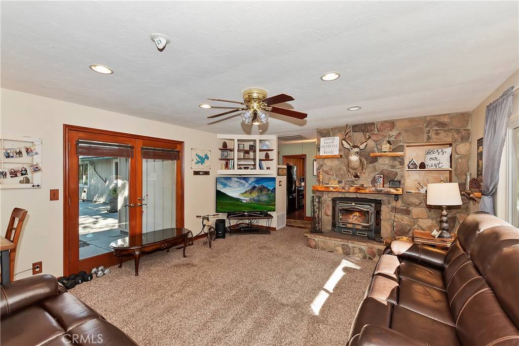 Lake Arrowhead, CA 92352,292 Heliotrope DR