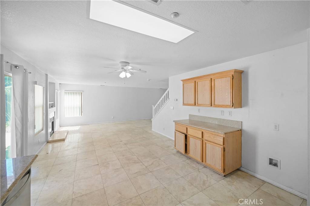 Fontana, CA 92337,15372 Brandon LN