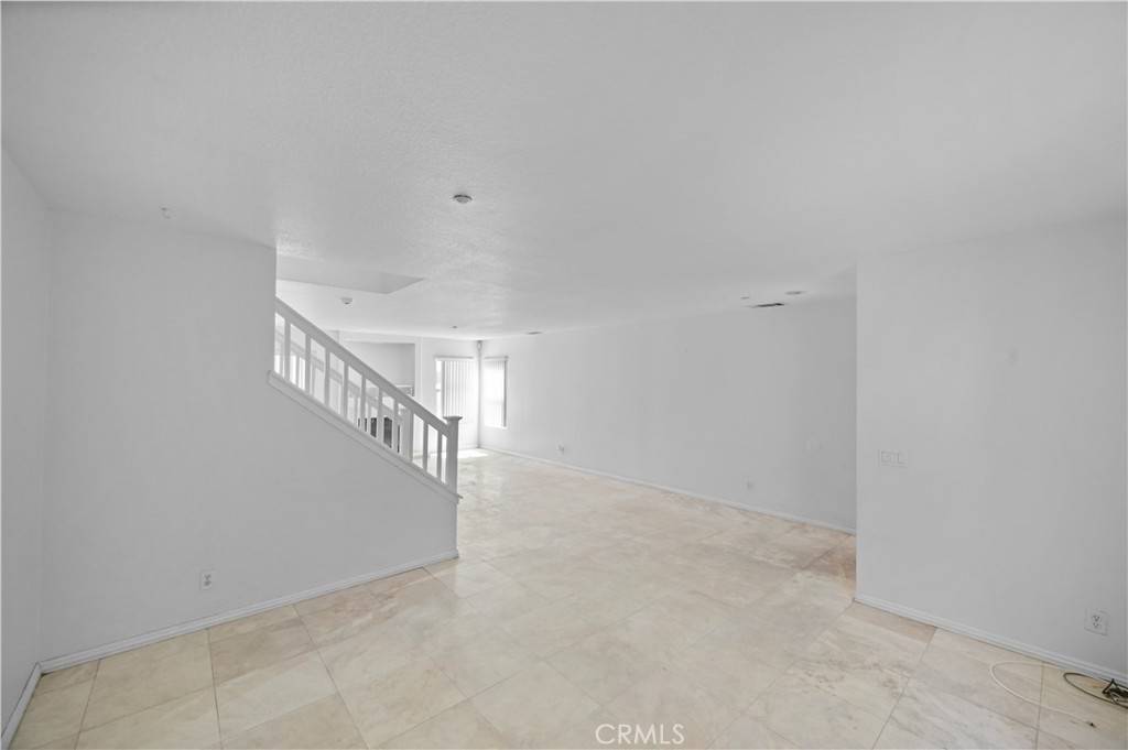 Fontana, CA 92337,15372 Brandon LN