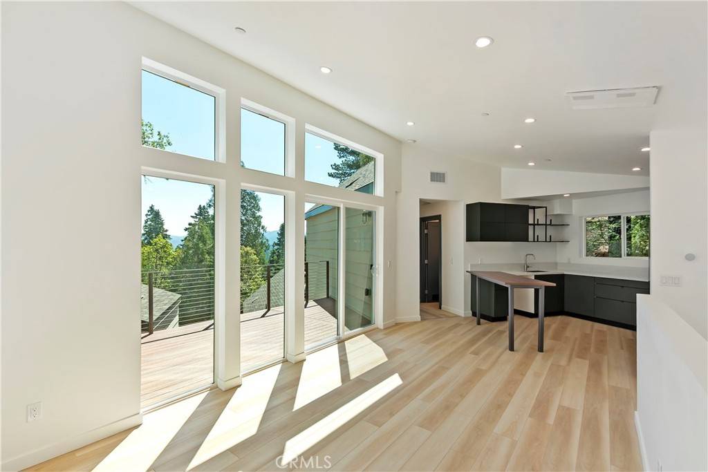 Twin Peaks, CA 92391,441 Oriole DR #1