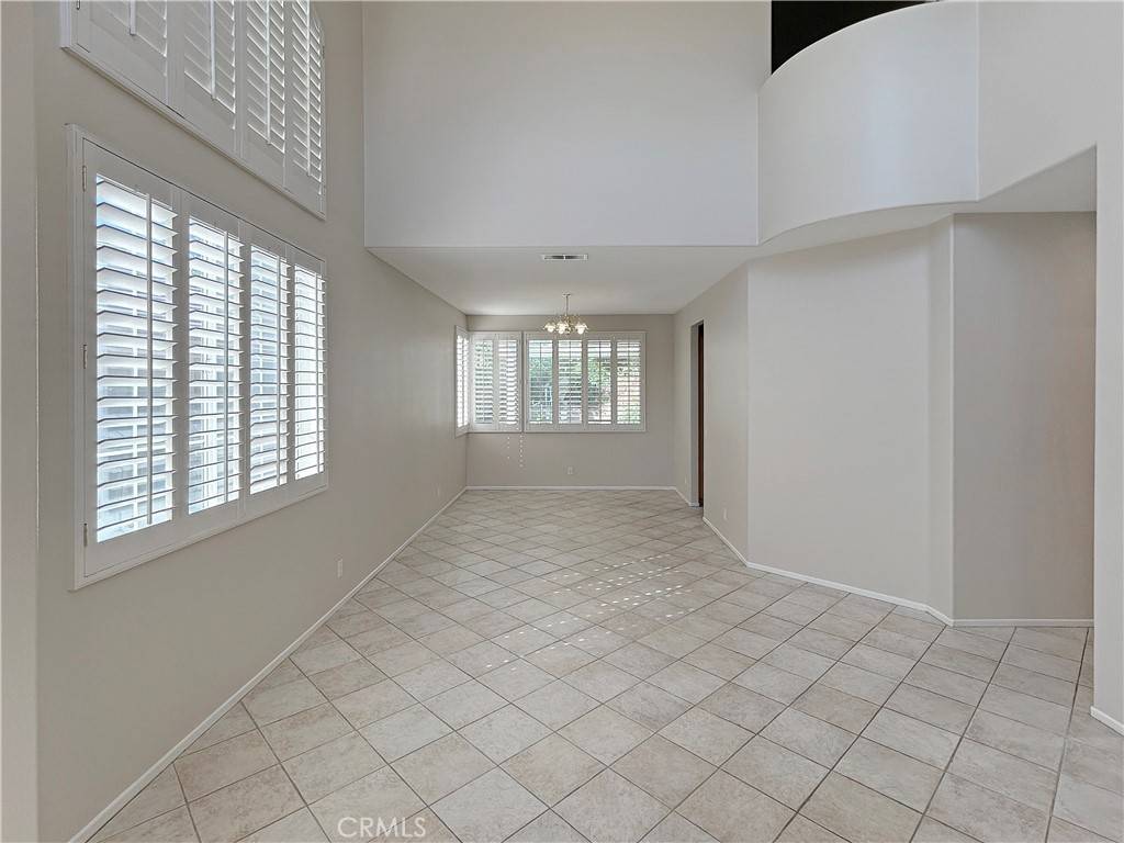 Corona, CA 92883,9121 Gold Fields CIR