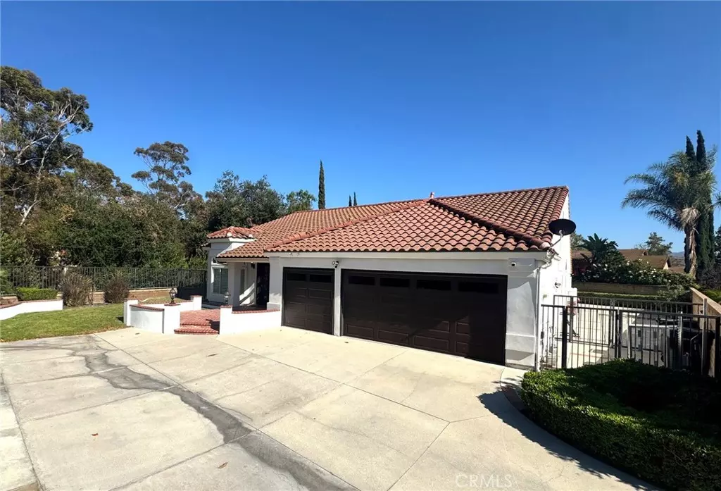 Yorba Linda, CA 92887,5560 Feather Grass LN