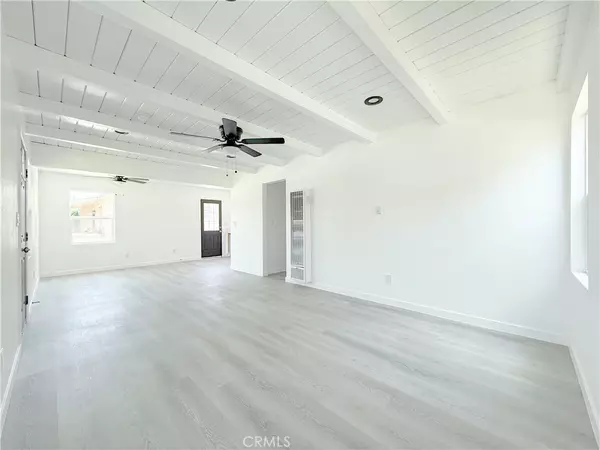 Compton, CA 90220,842 W Palmer ST