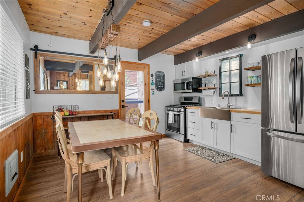 Idyllwild, CA 92549,26530 Crestview DR