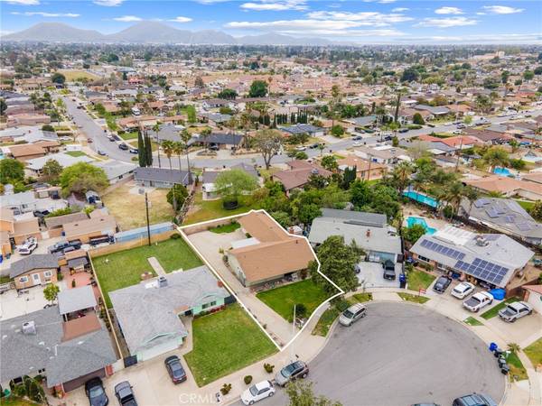 Fontana, CA 92335,17655 Vine CT