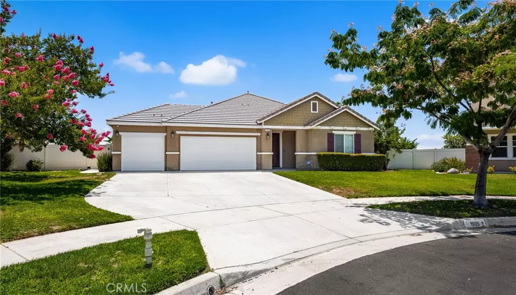 1909 Crystal Cove CT, Redlands, CA 92374