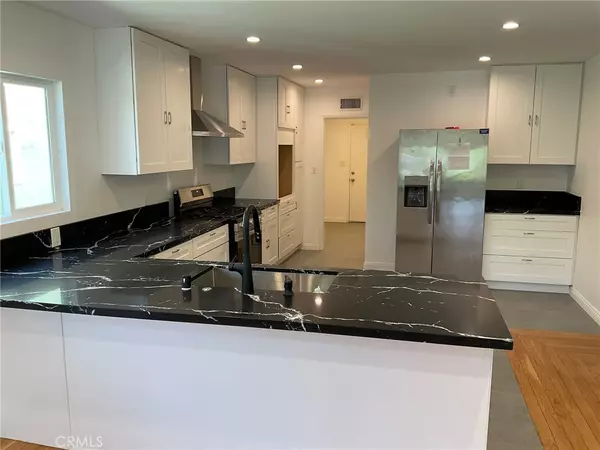 19953 Ingomar ST, Winnetka, CA 91306
