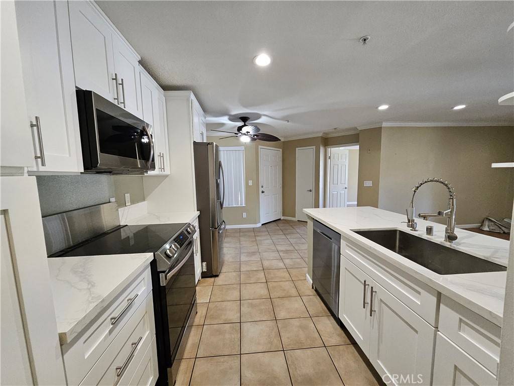 Corona, CA 92879,1030 Vista Del Cerro DR #208
