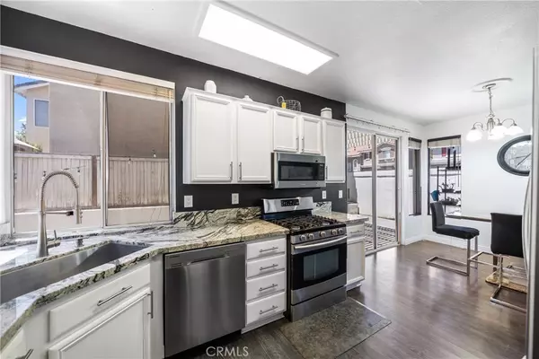 Corona, CA 92879,947 Olinda