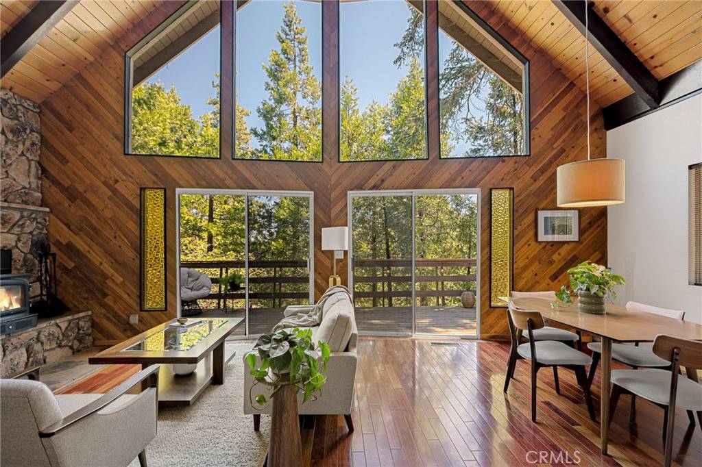 28645 Shenandoah DR, Lake Arrowhead, CA 92352
