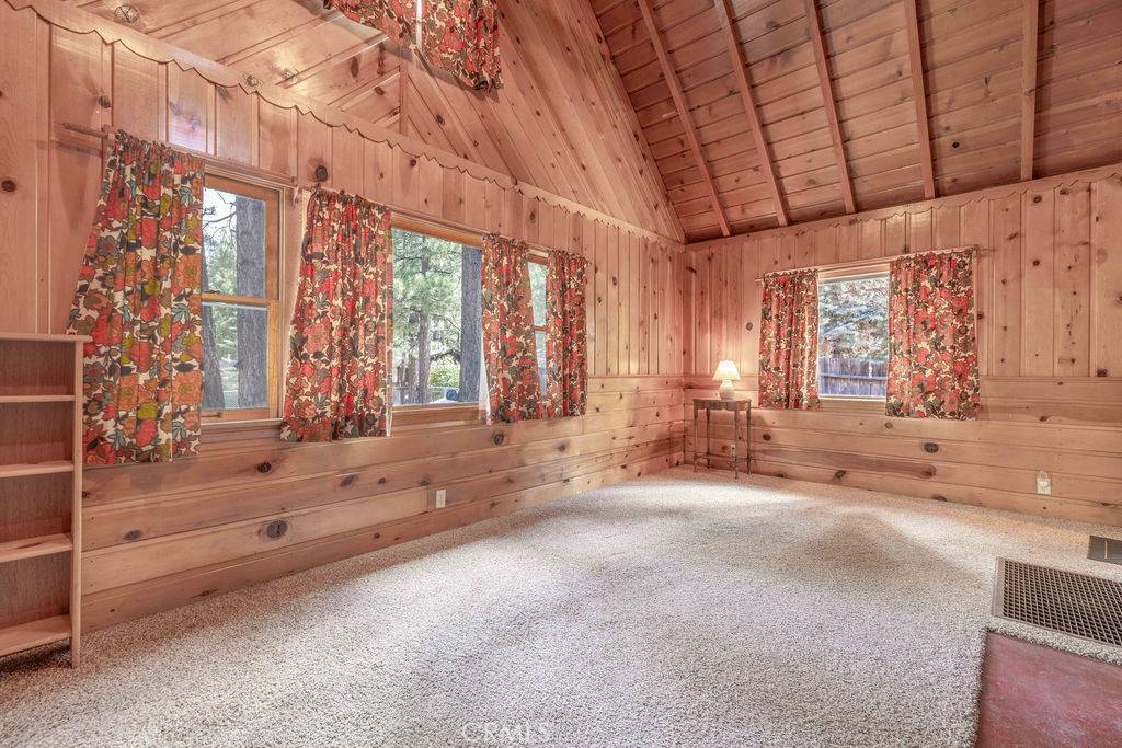 Big Bear, CA 92314,1008 Sugarloaf BLVD