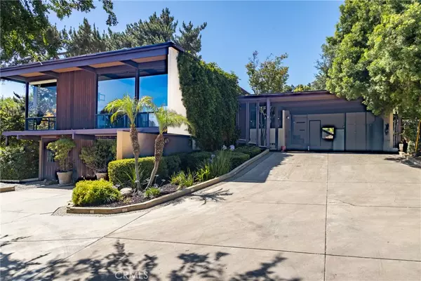 1653 W Cypress AVE, Redlands, CA 92373