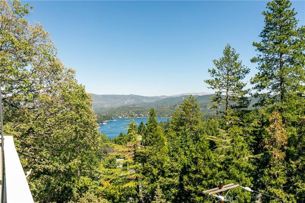 Lake Arrowhead, CA 92352,915 Breithorn DR