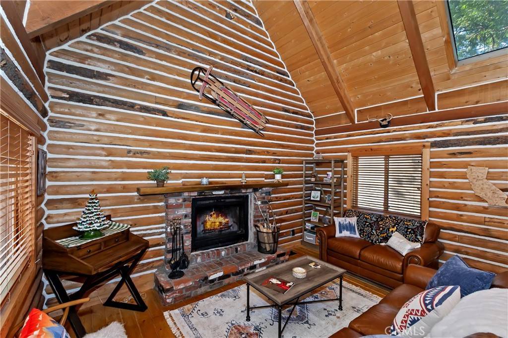Lake Arrowhead, CA 92352,788 Buckingham Square