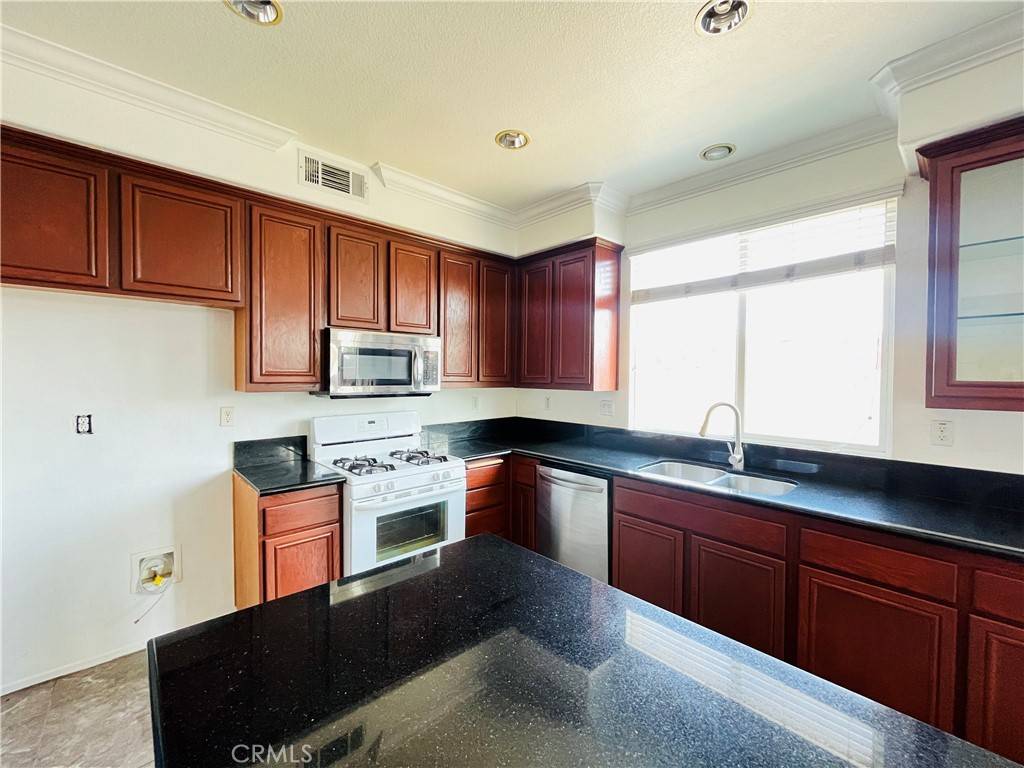 Rialto, CA 92376,405 E Lurelane ST
