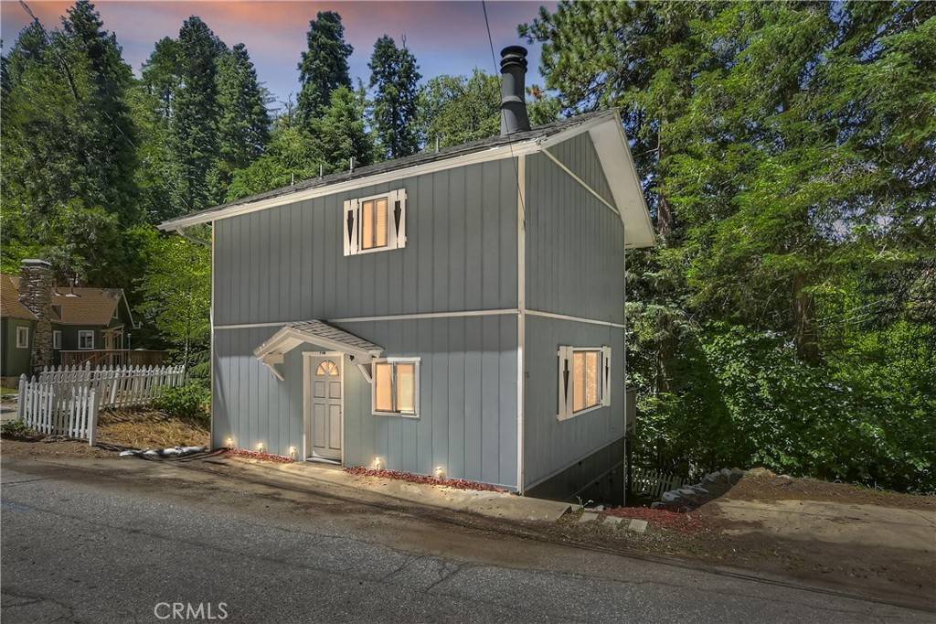 776 Lords LN, Lake Arrowhead, CA 92352