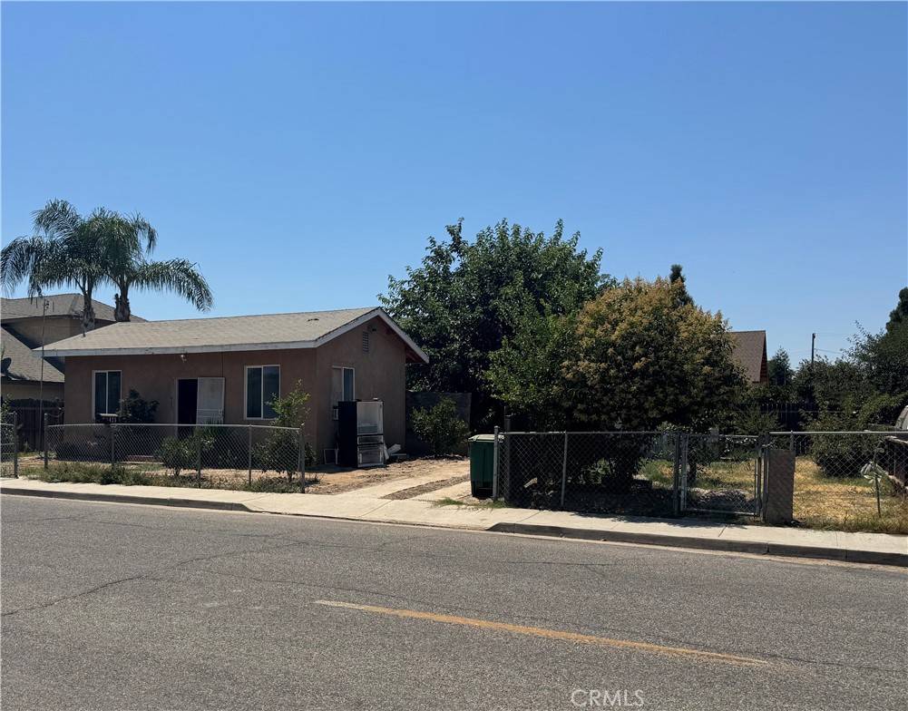 Farmersville, CA 93223,425 S Rose