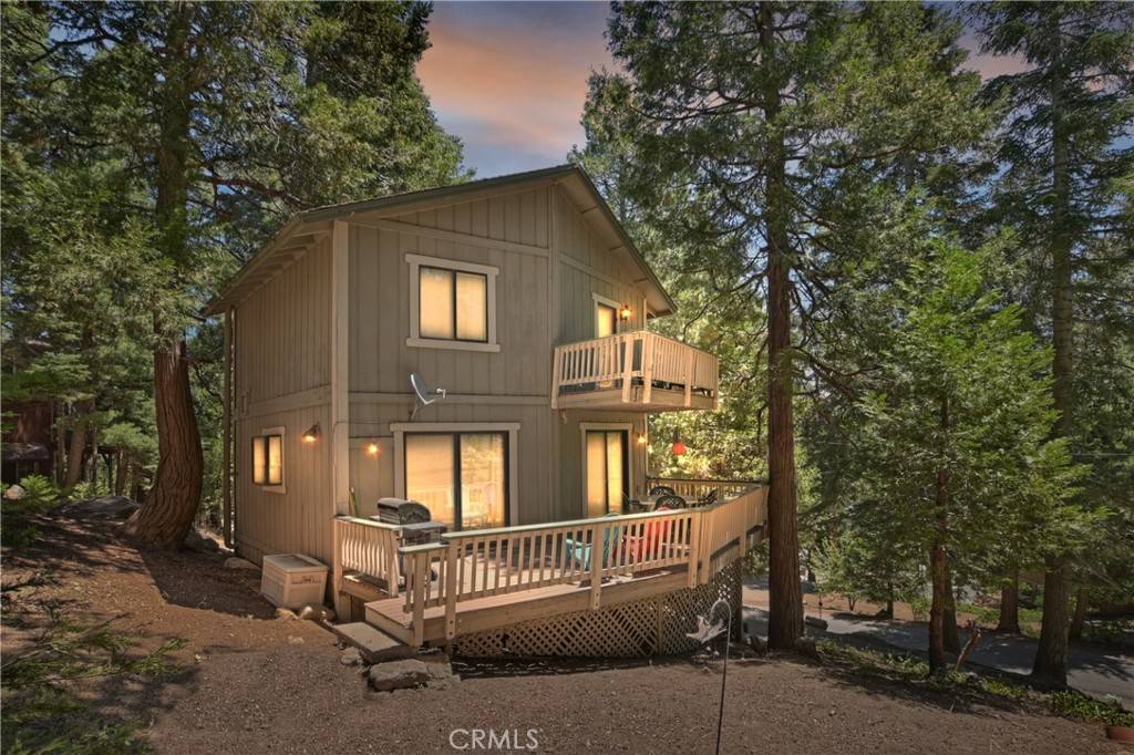 305 Cedarbrook DR, Twin Peaks, CA 92391