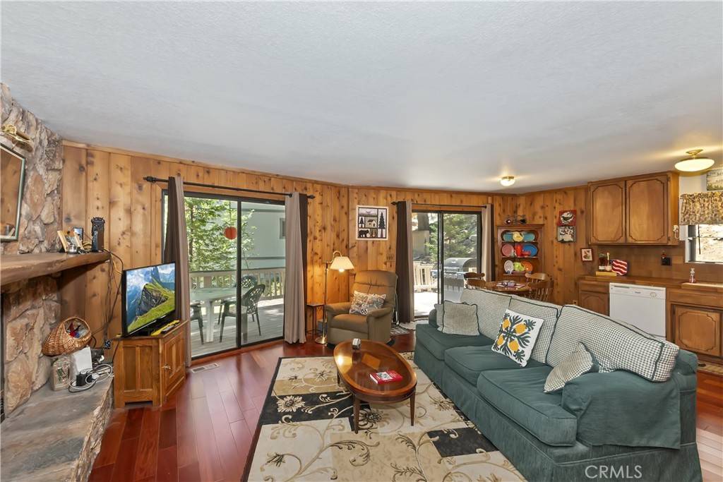 Twin Peaks, CA 92391,305 Cedarbrook DR
