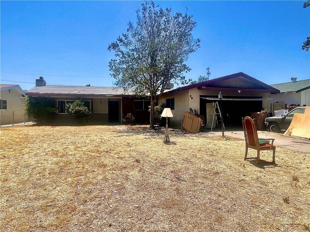 3917 Wood LN, Bakersfield, CA 93309