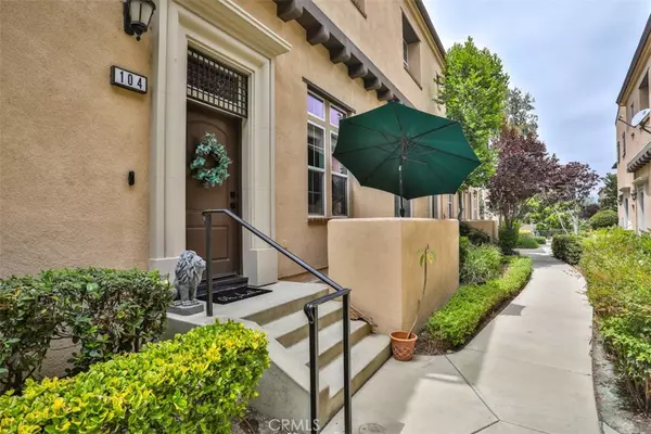 Corona, CA 92883,4441 Owens ST #104