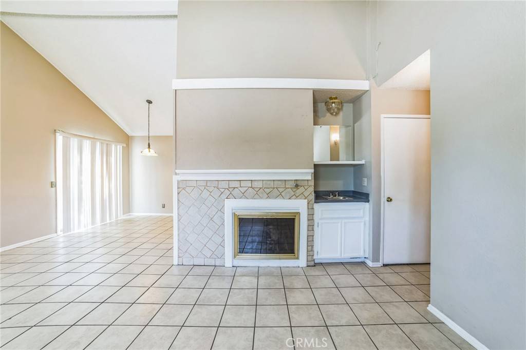 Victorville, CA 92394,15056 Dakota ST