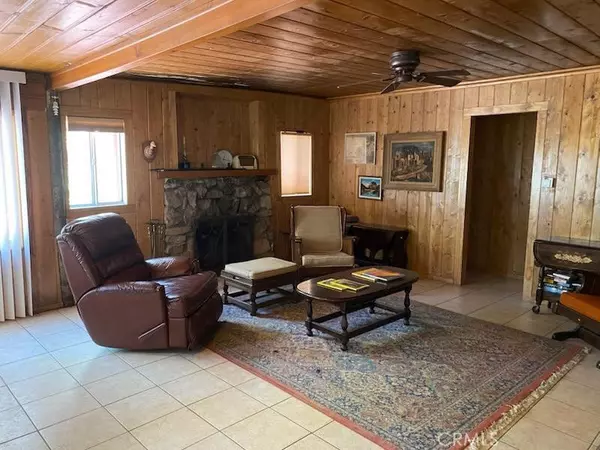 Lake Arrowhead, CA 92352,544 Community DR