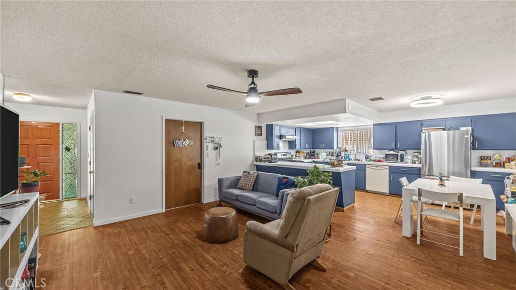 Fontana, CA 92335,9130 Pinyon AVE