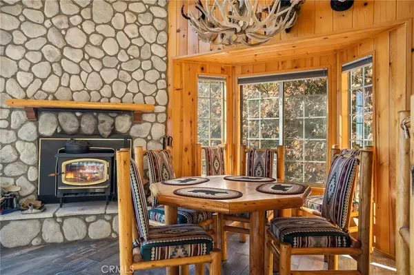 Running Springs, CA 92382,2477 Spring Oak DR