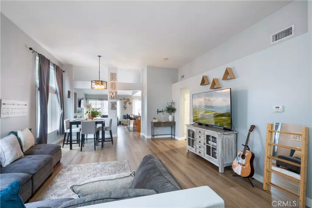 Corona, CA 92879,2068 Atherton CIR