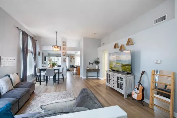 2068 Atherton CIR, Corona, CA 92879