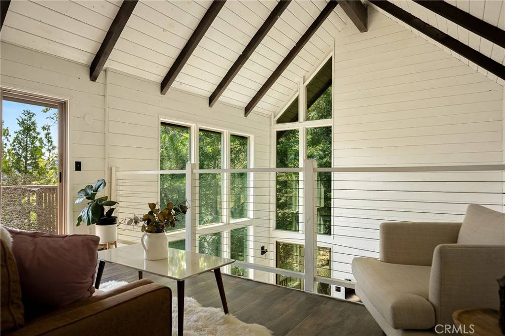 332 Grizzly RD, Lake Arrowhead, CA 92352