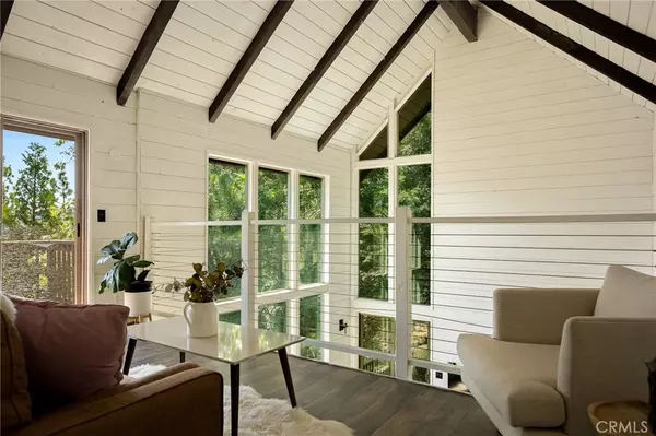 332 Grizzly RD, Lake Arrowhead, CA 92352