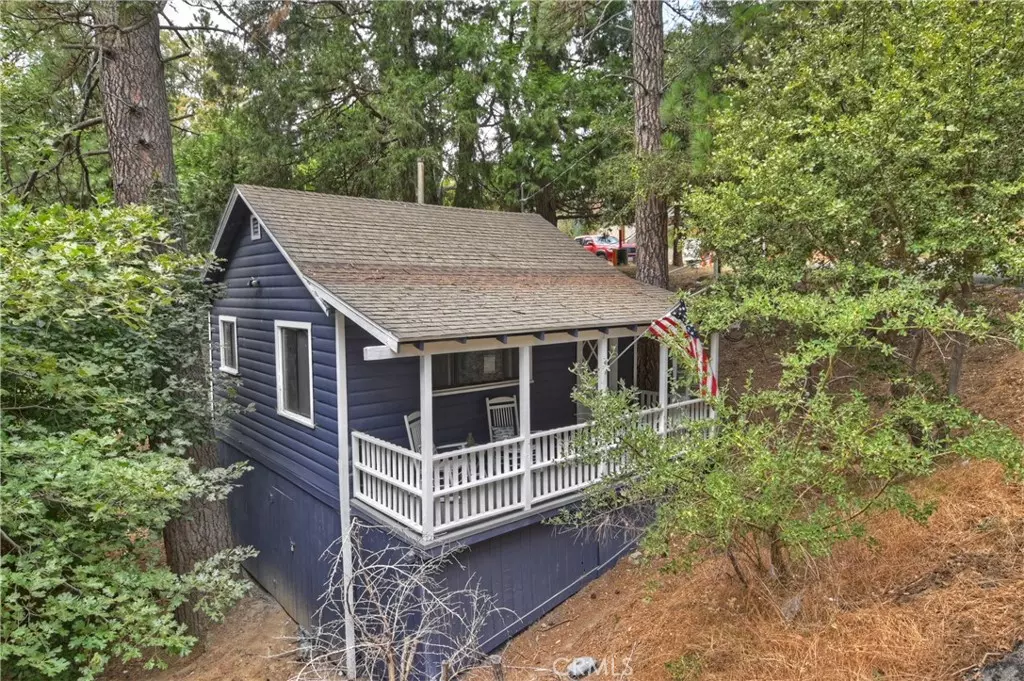 Crestline, CA 92325,23677 Hillside Dr