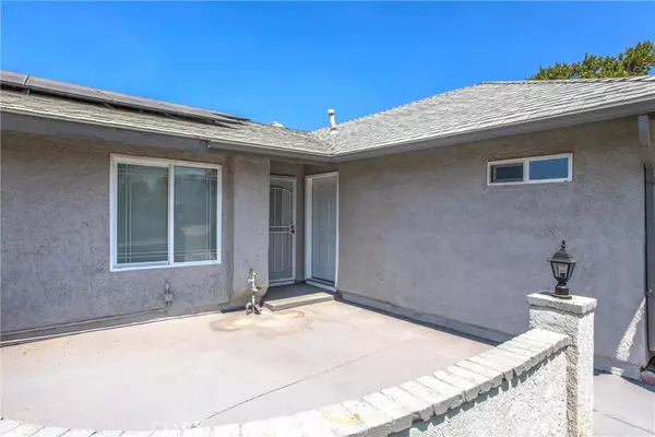 Fontana, CA 92336,7312 Palmetto AVE