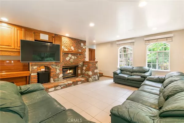 Lake Arrowhead, CA 92352,27442 Meadow Bay DR