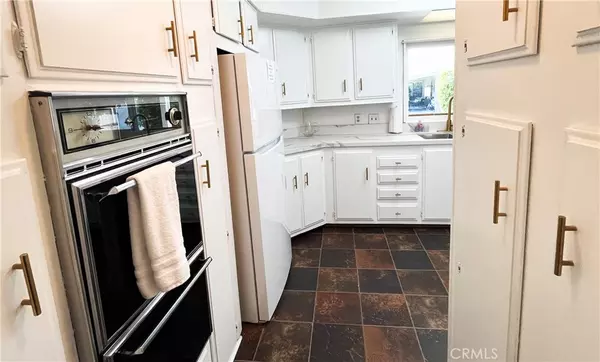Placentia, CA 92870,210 Silverlake DR #103