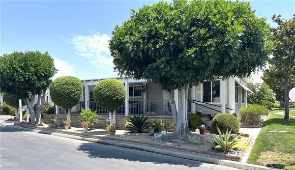 210 Silverlake DR #103, Placentia, CA 92870