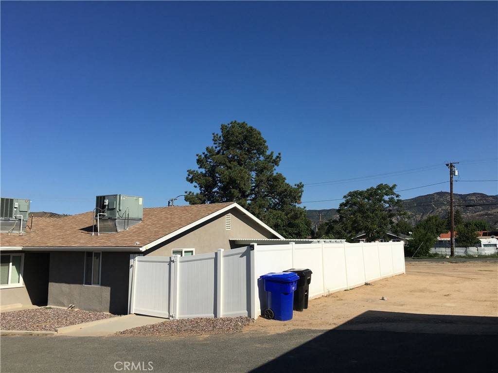Yucaipa, CA 92399,10917 Bryant ST #A