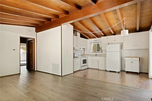 Crestline, CA 92325,24243 Zell CT