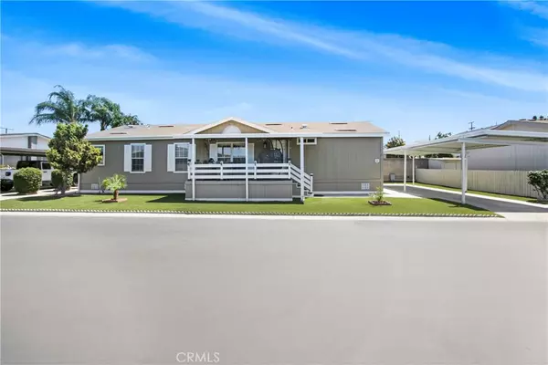307 S Smith AVE #17, Corona, CA 92882