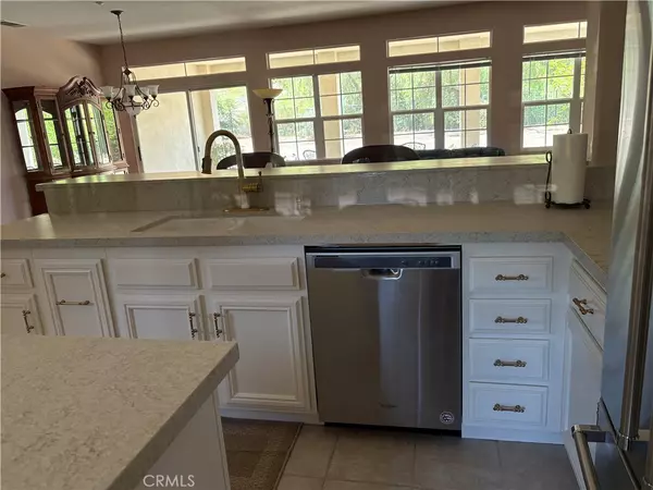 Redlands, CA 92373,524 Golden West DR